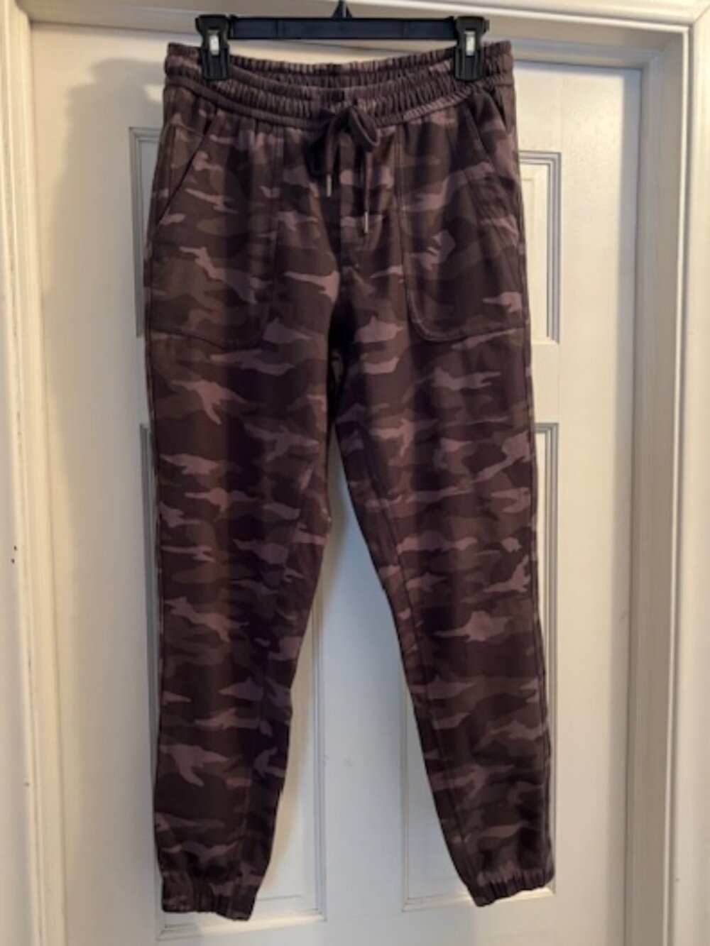 Athleta Farallon Camo jogger Size 4